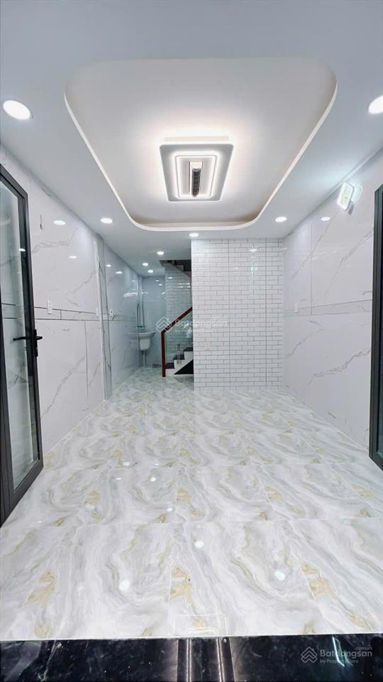 Nhà mới 4 tầng  trung tâm quận 4  khu ẩm thực 20 thước  chỉ 5.5 tỷ