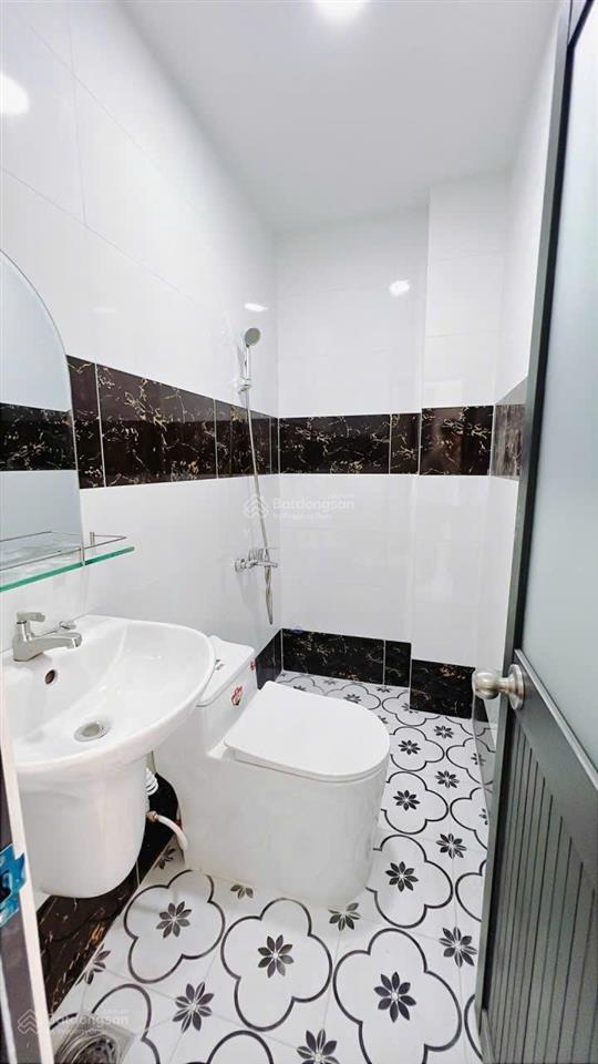 Nhà mới 4 tầng  trung tâm quận 4  khu ẩm thực 20 thước  chỉ 5.5 tỷ