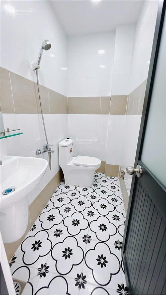 Nhà mới 4 tầng  trung tâm quận 4  khu ẩm thực 20 thước  chỉ 5.5 tỷ
