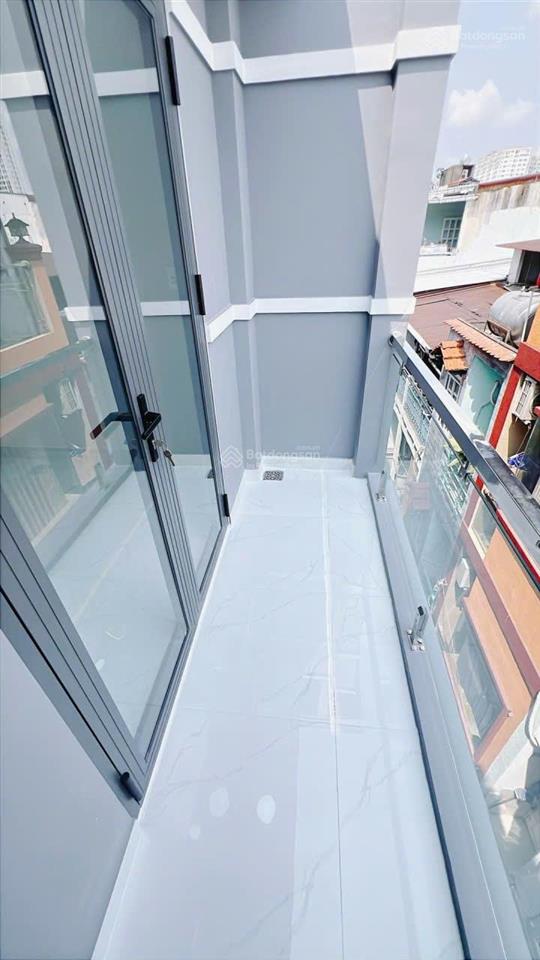 Nhà mới 4 tầng  trung tâm quận 4  khu ẩm thực 20 thước  chỉ 5.5 tỷ