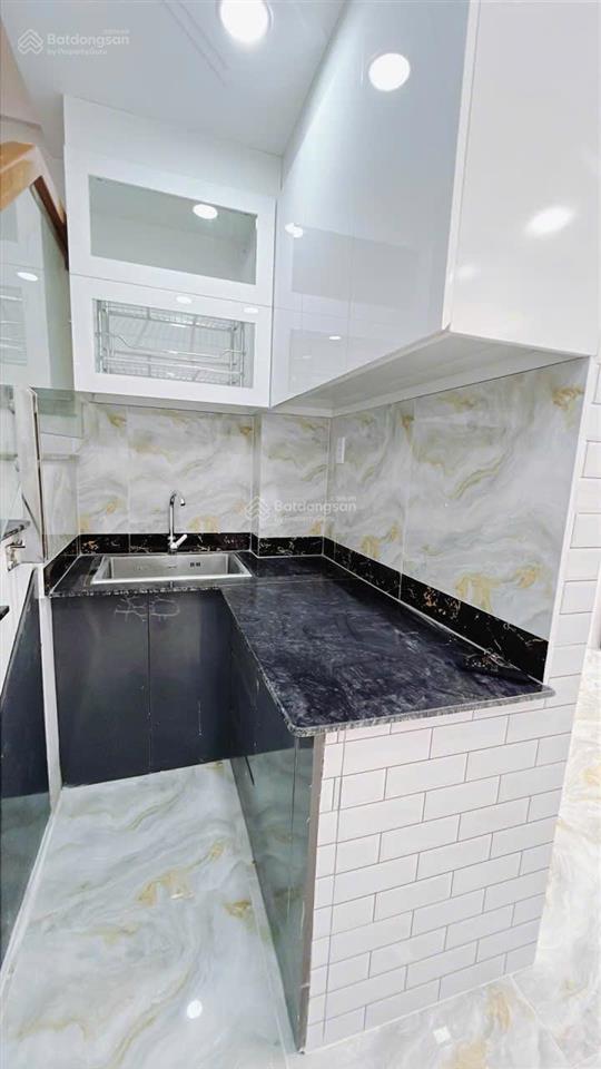 Nhà mới 4 tầng  trung tâm quận 4  khu ẩm thực 20 thước  chỉ 5.5 tỷ