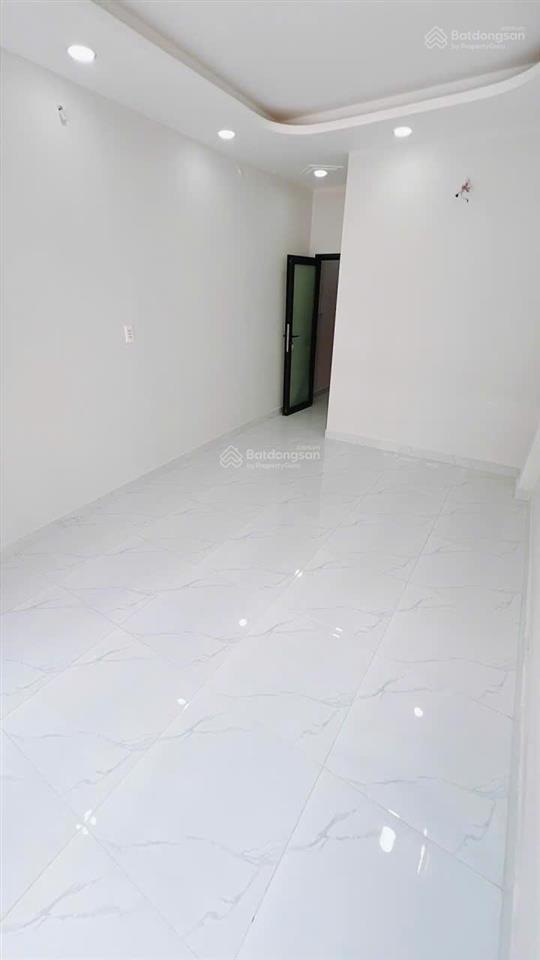 Nhà mới 4 tầng  trung tâm quận 4  khu ẩm thực 20 thước  chỉ 5.5 tỷ