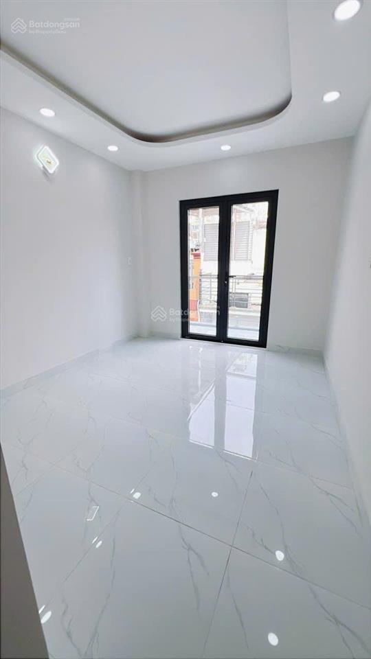 Nhà mới 4 tầng  trung tâm quận 4  khu ẩm thực 20 thước  chỉ 5.5 tỷ