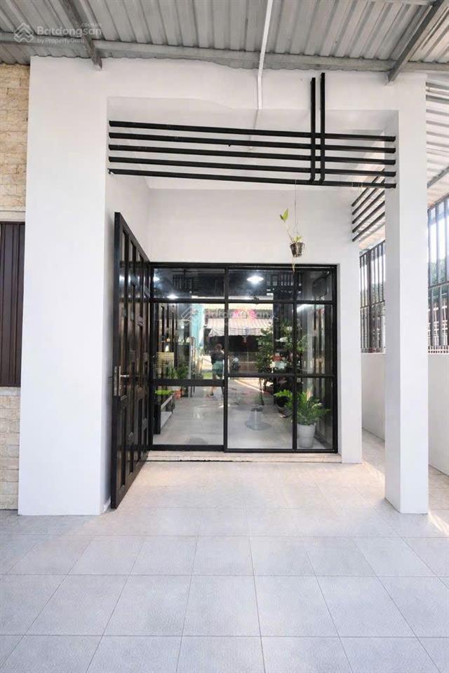 Bán nhà 2 tầng mt hẻm kinh doanh, ngang 5,5mx20m, chỉ 5,9 tỷ