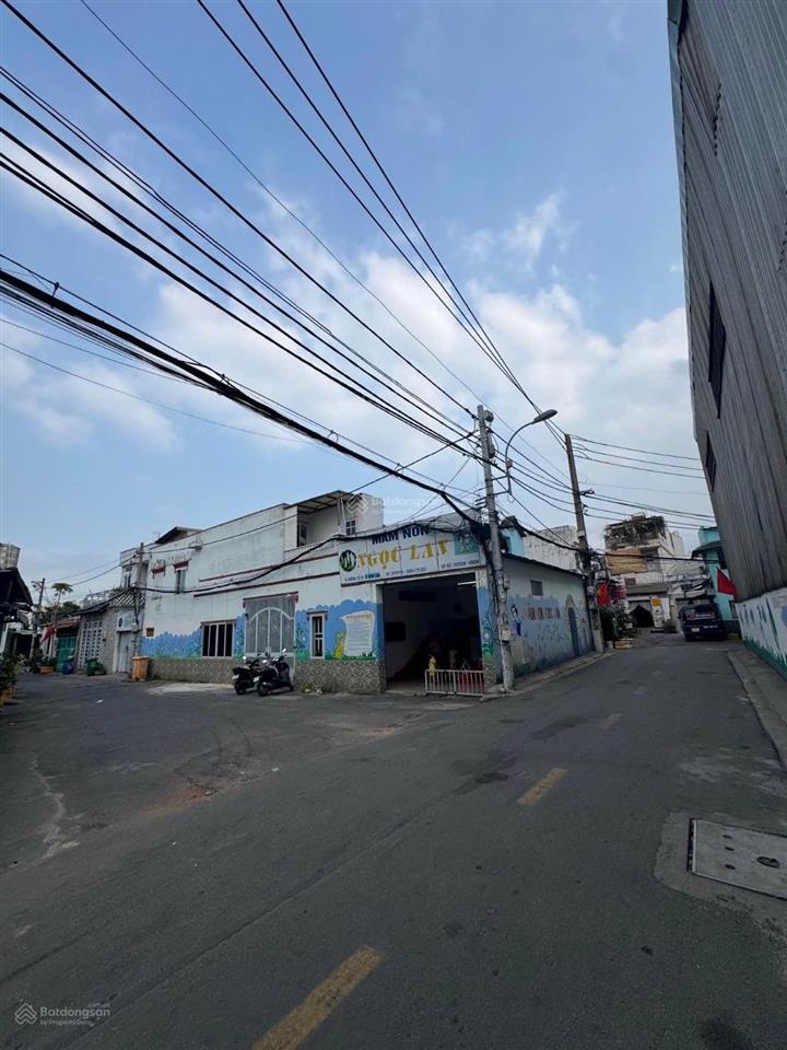 Bán nhà 2 tầng mt hẻm kinh doanh, ngang 5,5mx20m, chỉ 5,9 tỷ