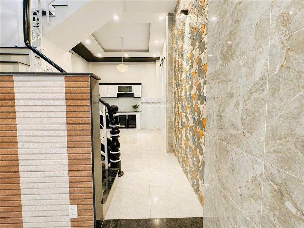 Nhà đẹp 4 tầng ful nội thất đường ô tô  trung tâm bình tân  chỉ hơn 6 tỏi