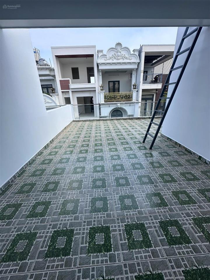 Bán nhà 4 tầng ngay chợ bình thành, giáp tân phú, ngang lớn 8m, hẻm xe hơi chỉ nhỉnh 5 tỷ