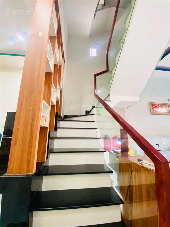 Ngộp bank nhà dân 8x18m  136m2, 3 tầng chỉ tl mạnh cho khách mua nhanh