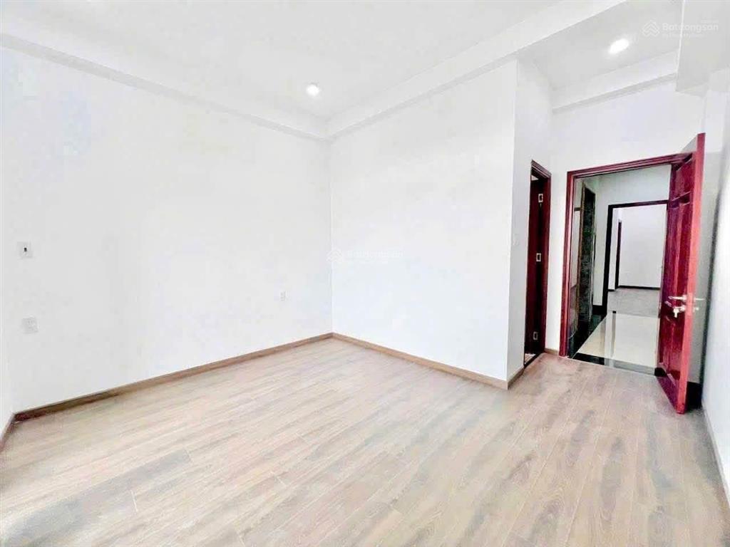 Căn hộ dịch vụ 1/tl10 giáp khu tên lửa ngay khu ponchen, nhà 5 tầng 8pn, chỉ 6 tỷ nhỉnh xíu xiu