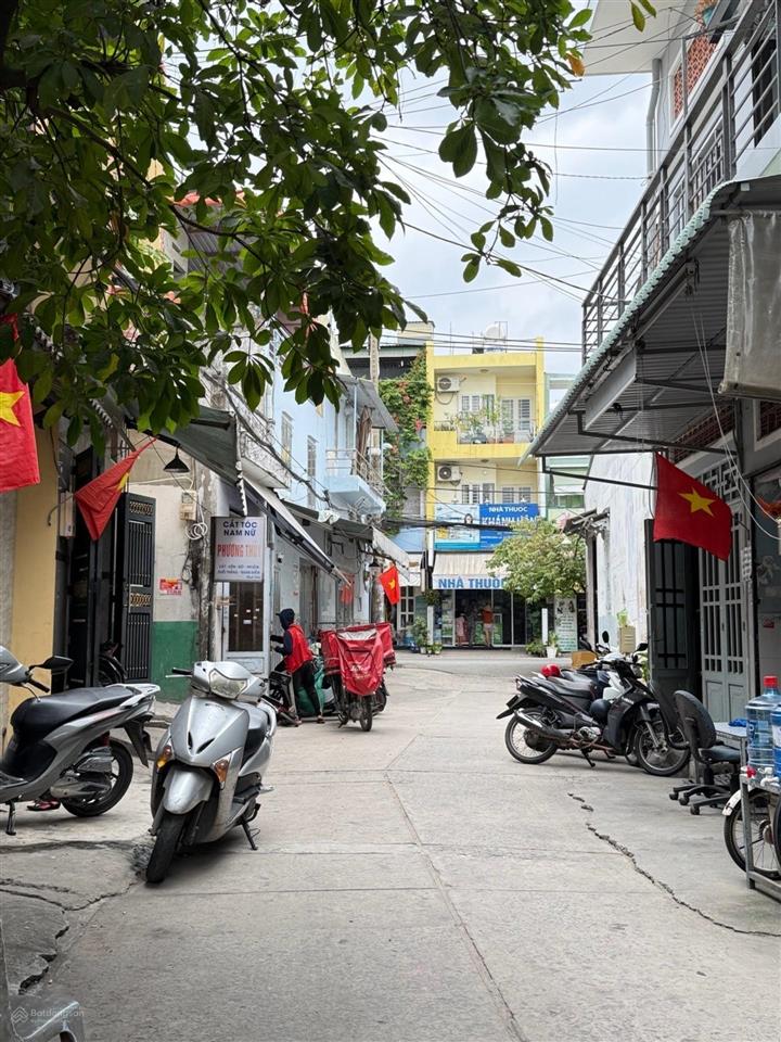 Chủ gấp bán nhà 3 tầng giáp aeon tân phú, hẻm xe tải thông, chỉ nhỉnh 5 tỷ