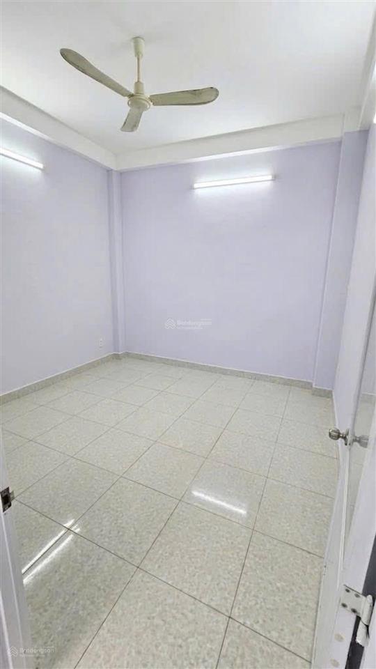 Chủ gấp bán nhà 3 tầng giáp aeon tân phú, hẻm xe tải thông, chỉ nhỉnh 5 tỷ