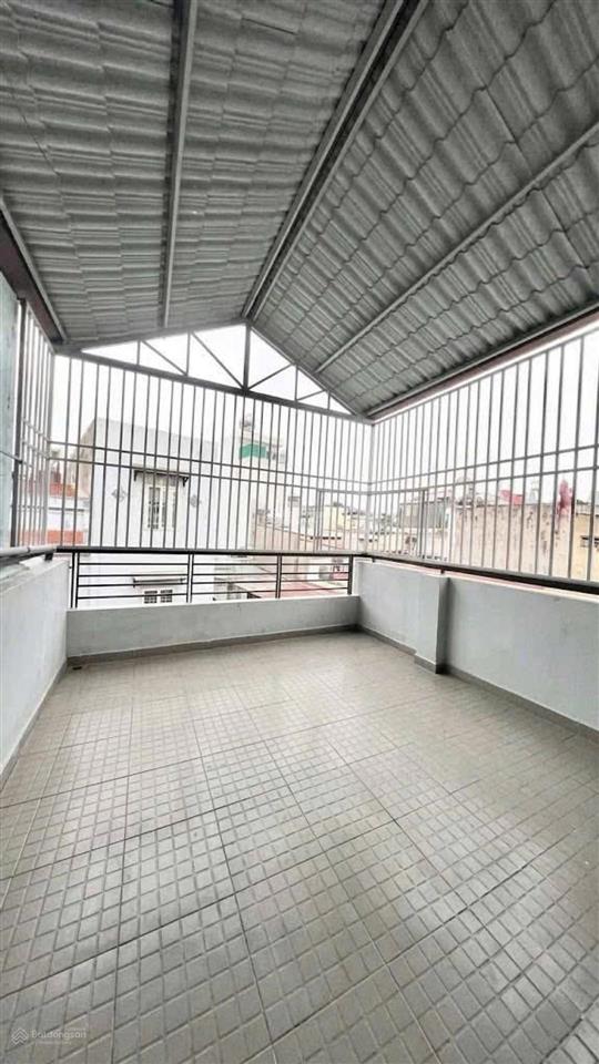 Chủ gấp bán nhà 3 tầng giáp aeon tân phú, hẻm xe tải thông, chỉ nhỉnh 5 tỷ