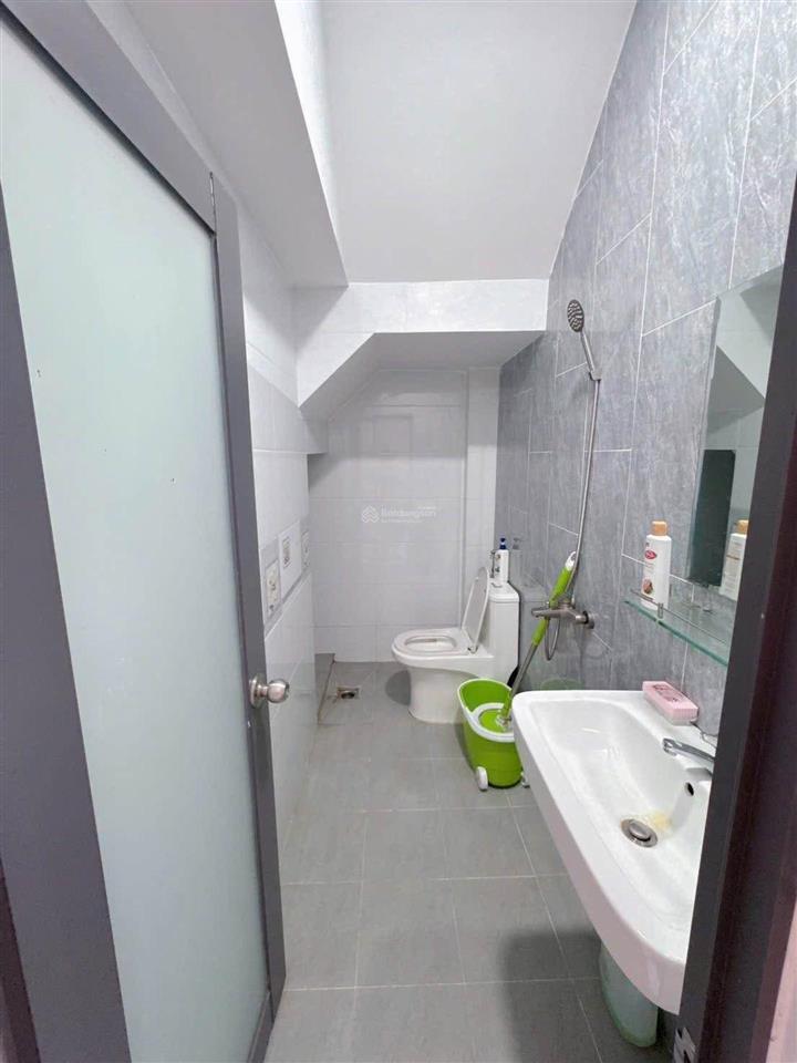 Nhà bán 4 tầng ngay ngã tư 4 xã hẻm xe hoi 6m thông lê văn quới, sổ hồng riêng hoàn công đủ