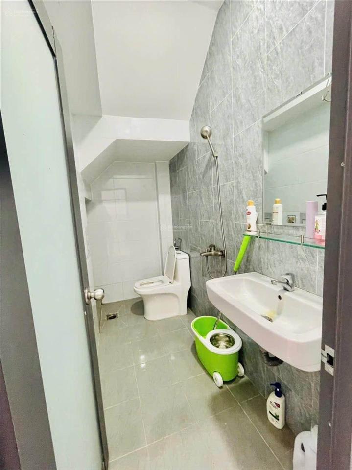 Nhà bán 4 tầng ngay ngã tư 4 xã hẻm xe hoi 6m thông lê văn quới, sổ hồng riêng hoàn công đủ