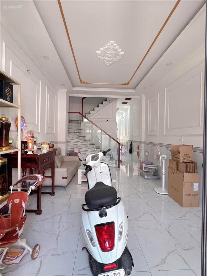Nhà bán 4 tầng ngay ngã tư 4 xã hẻm xe hoi 6m thông lê văn quới, sổ hồng riêng hoàn công đủ