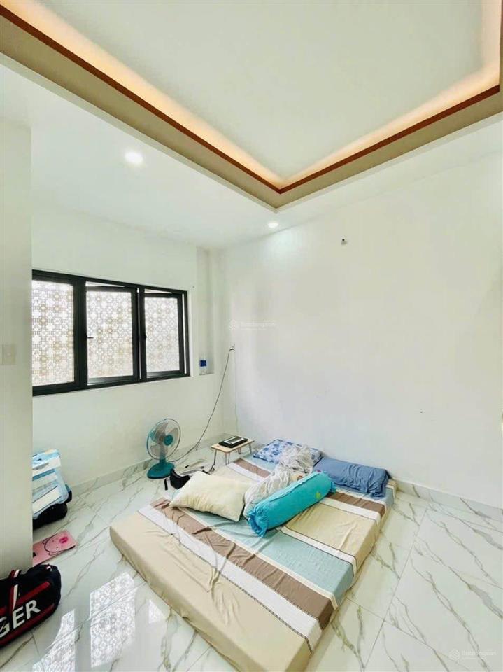 Nhà bán 4 tầng ngay ngã tư 4 xã hẻm xe hoi 6m thông lê văn quới, sổ hồng riêng hoàn công đủ