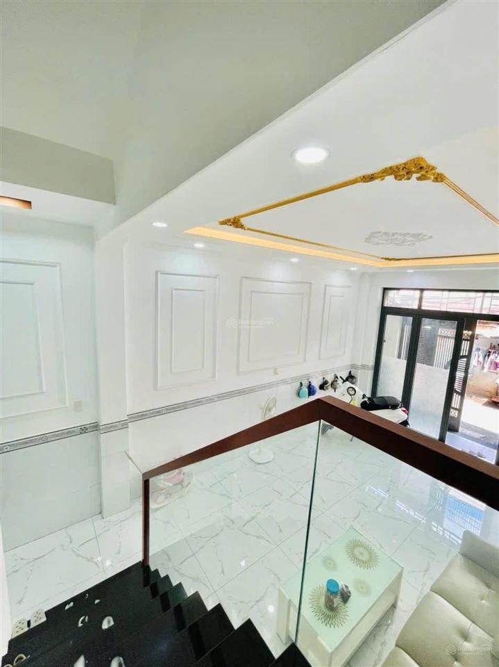 Nhà bán 4 tầng ngay ngã tư 4 xã hẻm xe hoi 6m thông lê văn quới, sổ hồng riêng hoàn công đủ