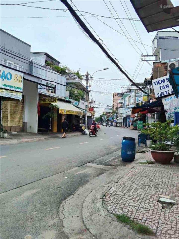 Bán nhà ngay ngã tư 4 xã lê văn quới, 2 tầng (72m2) hẻm xe tải 8m thông, chỉ nhỉnh 7 tỷ xíu xiu