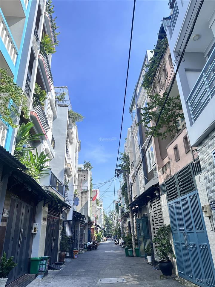 Bán nhà 3tầng ngang 5mx15m, trong khu dân trí giáp tân phú chỉ hơn 5đ