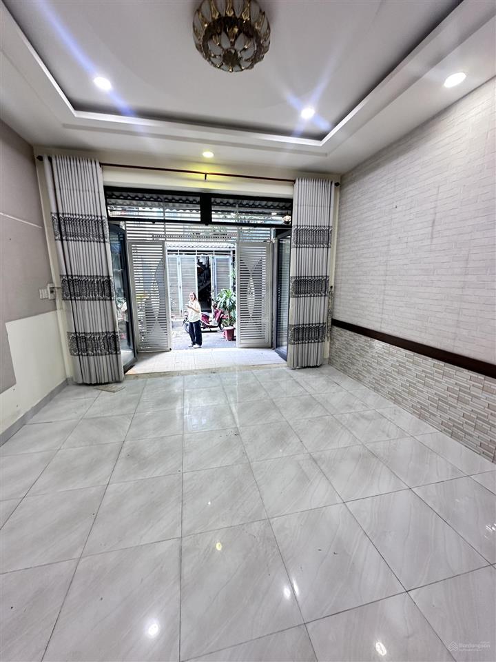 Bán nhà 3tầng ngang 5mx15m, trong khu dân trí giáp tân phú chỉ hơn 5đ