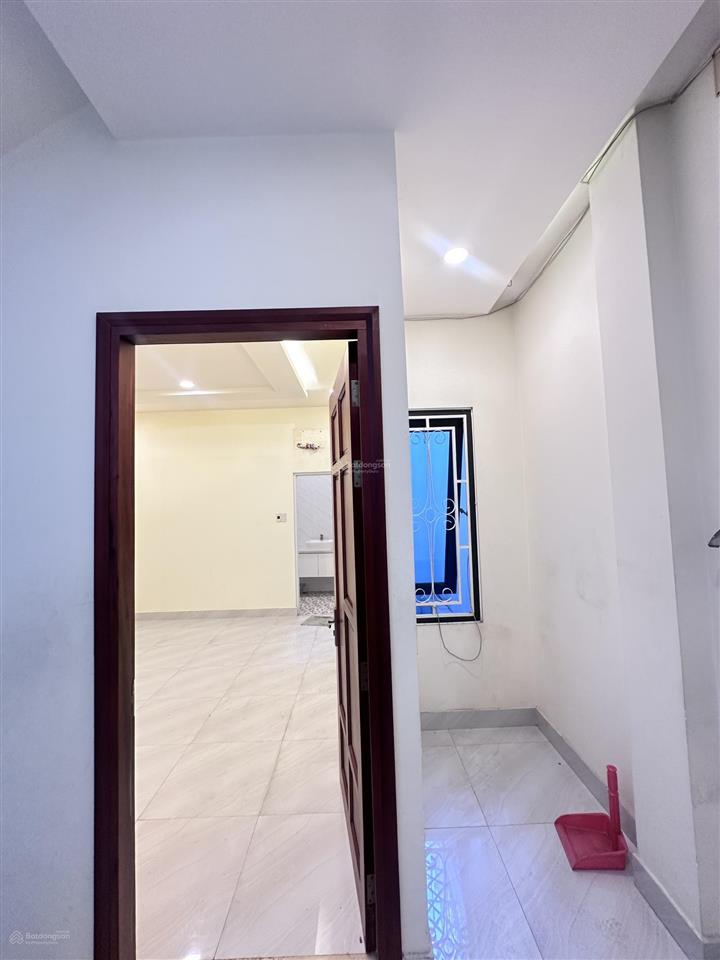 Bán nhà 3tầng ngang 5mx15m, trong khu dân trí giáp tân phú chỉ hơn 5đ