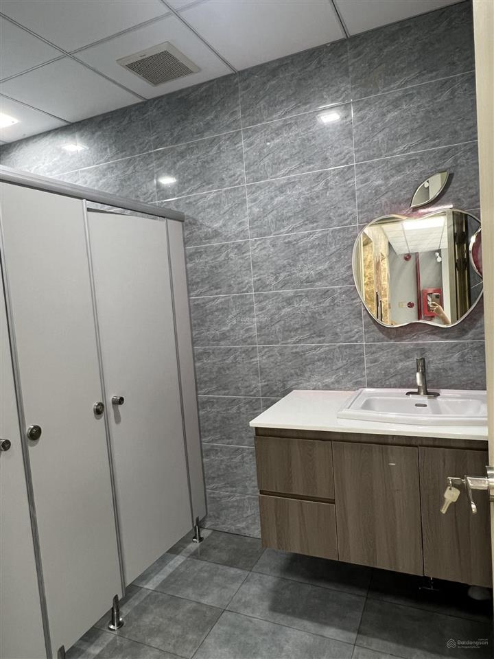 Mặt bằng thuê nguyên căn ngay trung tâm quận tân phú  sang, xịn, mới toanh