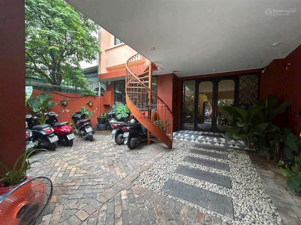 Cho thuê mặt bằng kinh doanh cao cấp trung tâm quận 1  diện tích lên tới 400m2