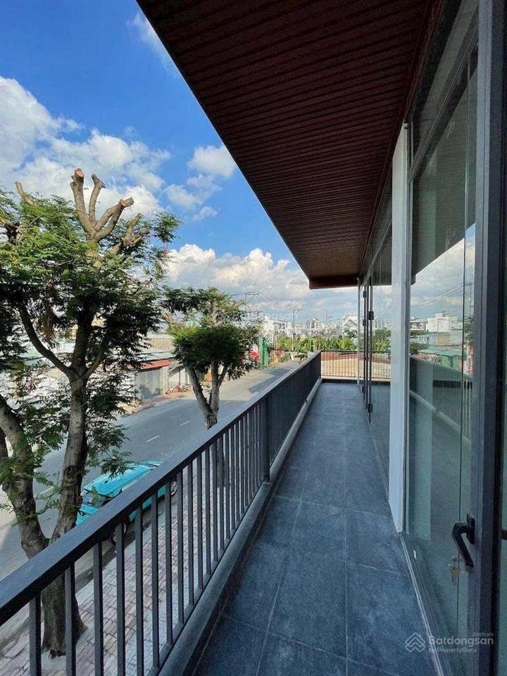Cho thuê nhà mặt tiền nguyễn duy trinh quận 2  diện tích lên tới 300m²