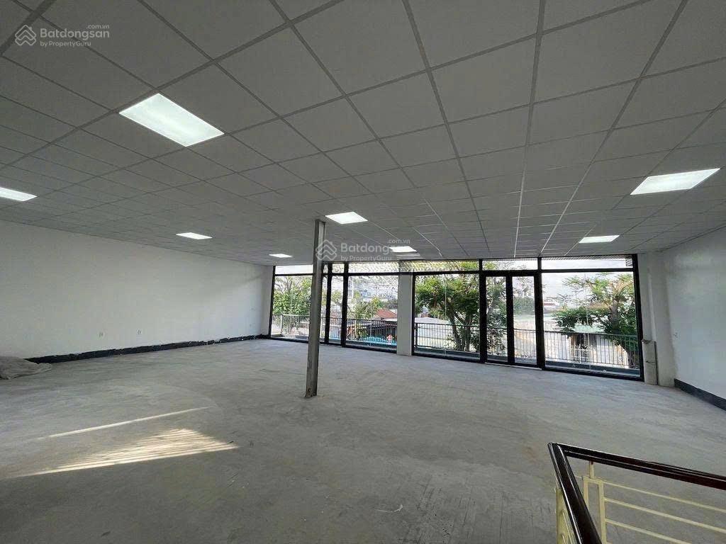 Cho thuê nhà mặt tiền nguyễn duy trinh quận 2  diện tích lên tới 300m²