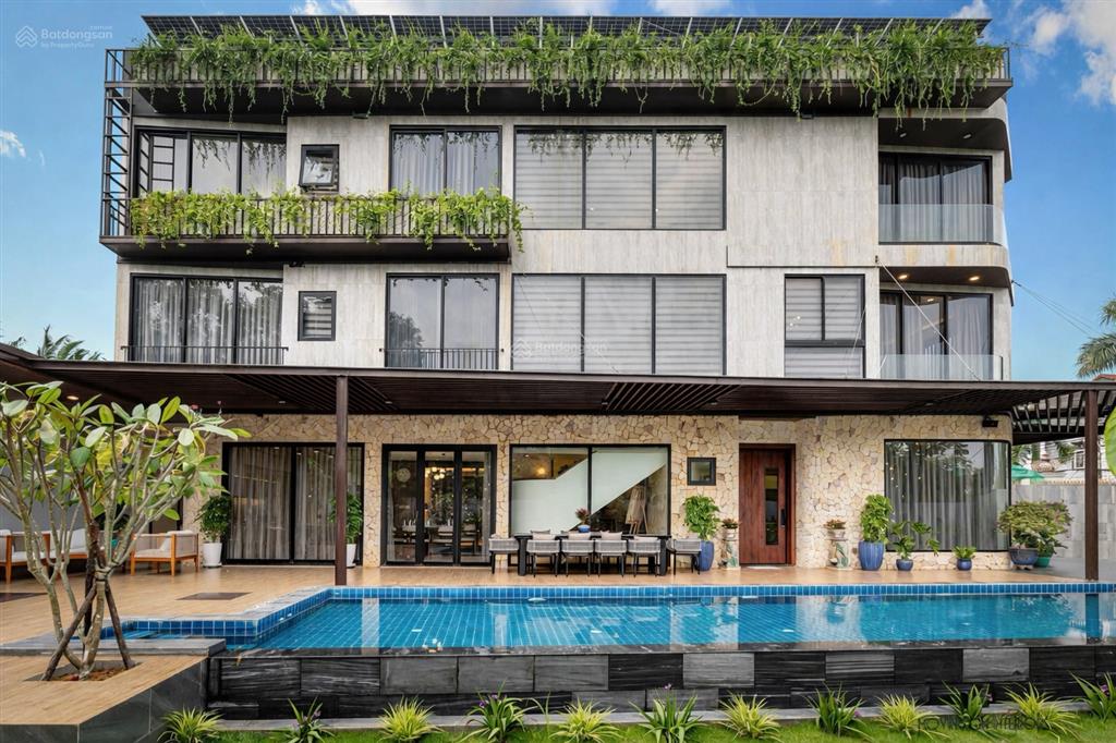 Cho thuê villa sân vườn hồ bơi cao cấp quận 9  diện tích sử dụng lên tới 1000m²