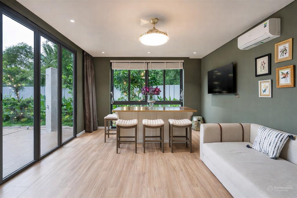 Cho thuê villa sân vườn hồ bơi cao cấp quận 9  diện tích sử dụng lên tới 1000m²