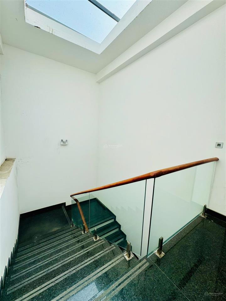 Cho thuê tòa nhà diện tích hơn 3000m2 trung tâm an khánh, quận 2