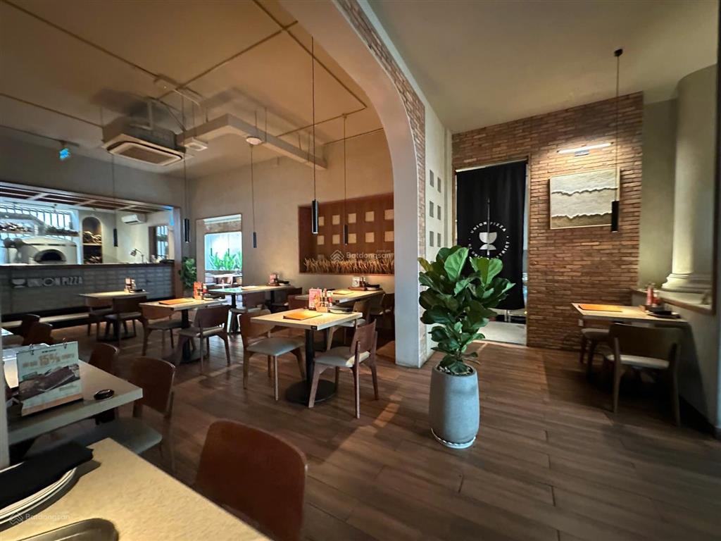 Cho thuê mặt bằng ngay trung tâm thảo điền, quận 2. diện tích 1300m2