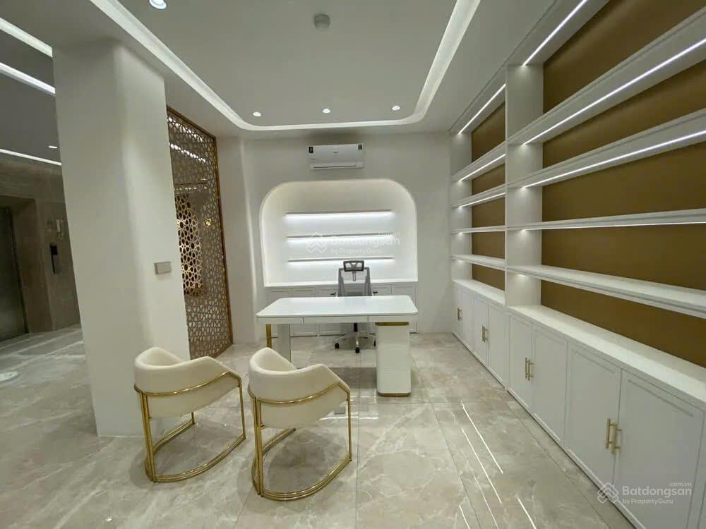 Cho thuê nguyên tòa ngay trung tâm quận 1  diện tích 700m2
