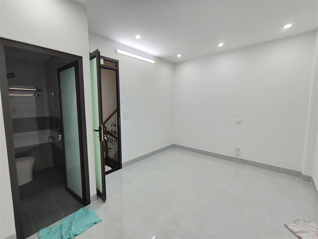 KHÂM THIÊN – 6 TẦNG THANG MÁY – NHÀ ĐẸP SÁNG THOÁNG – 11.5 TỶ ĐỐNG ĐA.