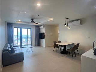 Em cần bán căn hộ 2pn, 2wc tại kosmo tây hồ, giá nhinh 9 tỷ, 82m2, tầng trung, view hồ tây