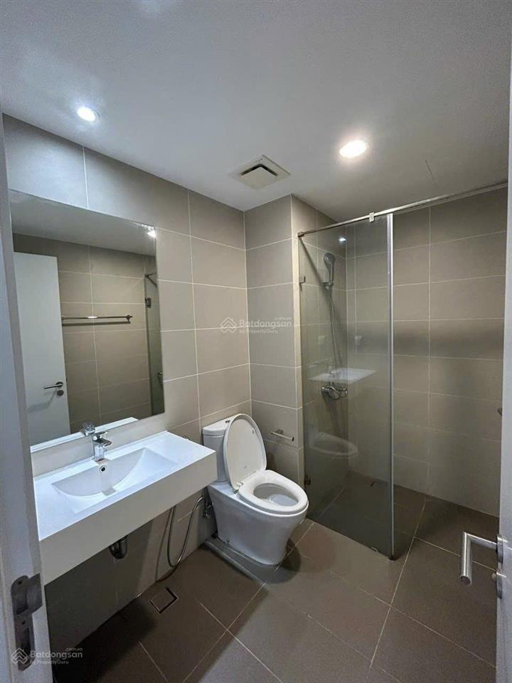 Cho thuê căn 2pn cao cấp, rộng 84m2 tại kosmo tây hồ, giá chỉ từ 15 triệu vnd, vào ở ngay