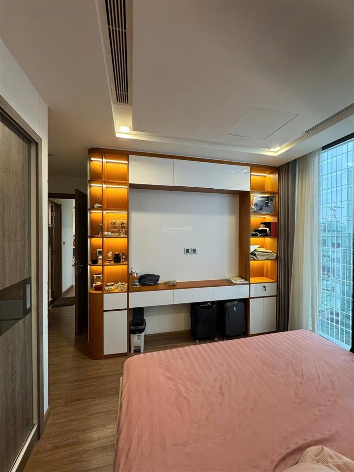 Cho thuê cc vinhomes metropolis  liễu giai, giá 23 triệu, 80m2, 2pn 2wc, đầy đủ tiện ích