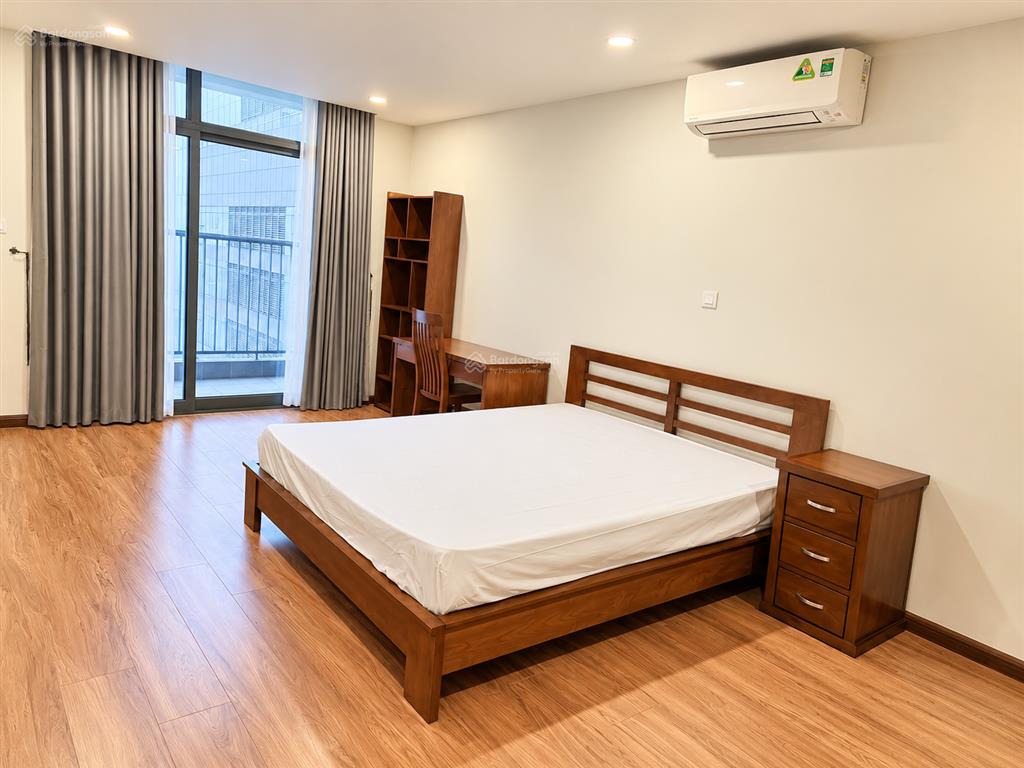 Em cho thuê căn 3pn rộng 150m full đồ tại discovery, giá chỉ 22 triệu/tháng, vào được luôn