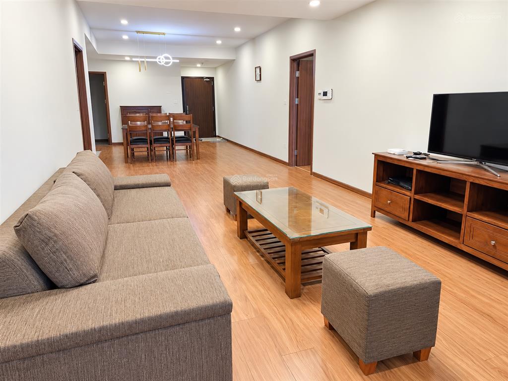 Em cho thuê căn 3pn rộng 150m full đồ tại discovery, giá chỉ 22 triệu/tháng, vào được luôn