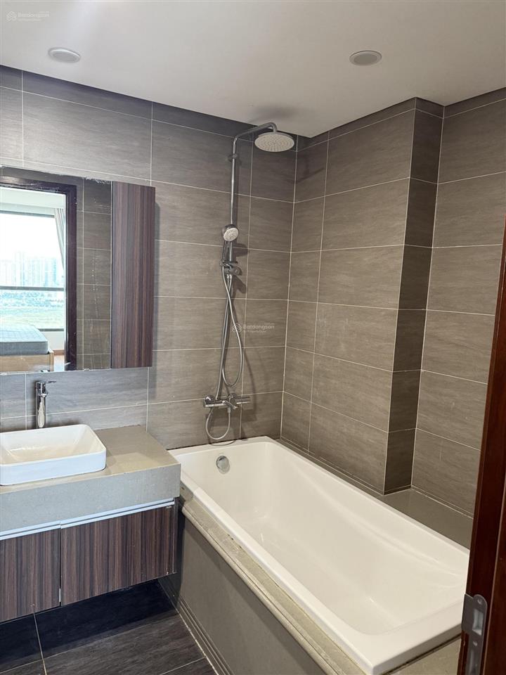 Chủ nhà gửi cho thuê căn 2pn rộng 83m2 tại 6th element tây hồ, giá chỉ 16 triệu vnd, vào luôn