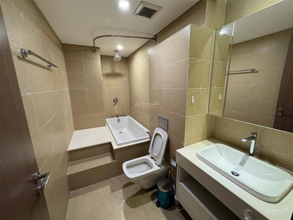 Chính chủ cho thuê căn 2pn rộng 80m tại vinhomes metropolis  liễu giai, giá 24 triệu, vào luôn