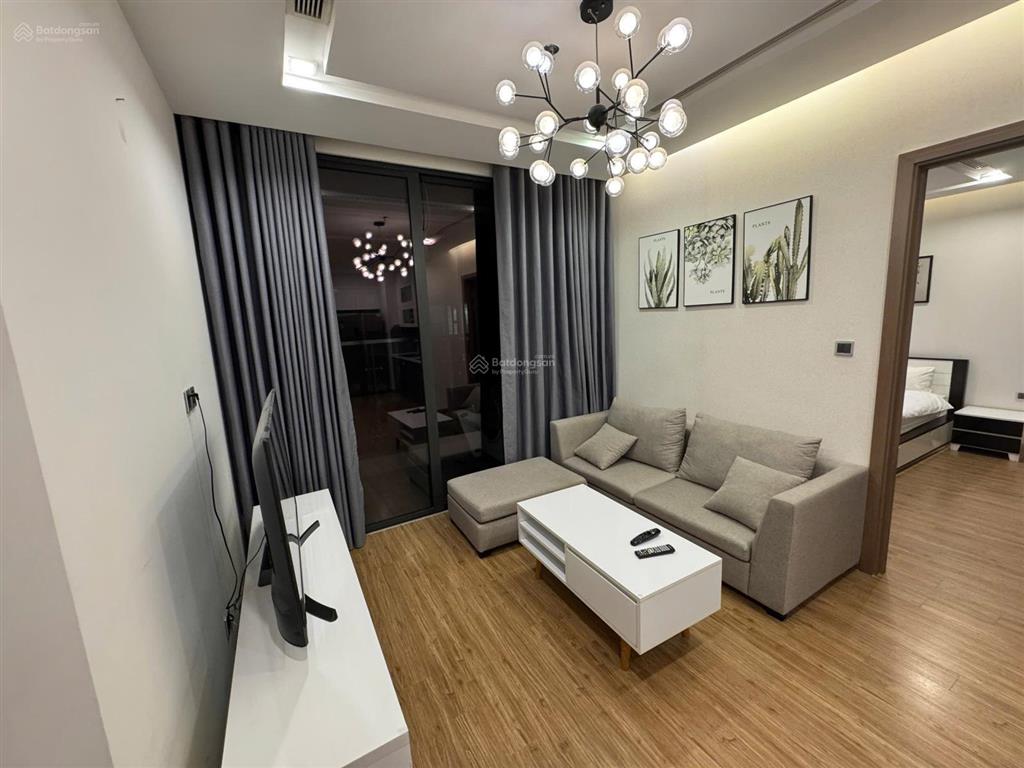 Chính chủ cho thuê căn 2pn rộng 80m tại vinhomes metropolis  liễu giai, giá 24 triệu, vào luôn