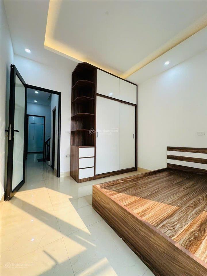 Cho thuê ở ngay phố nhổn 25m vuông đầy đủ nội thất , thang máy, ô tô đỗ cửa