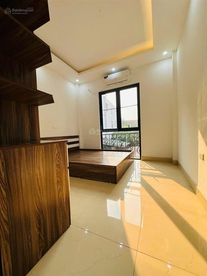 Cho thuê ở ngay phố nhổn 25m vuông đầy đủ nội thất , thang máy, ô tô đỗ cửa