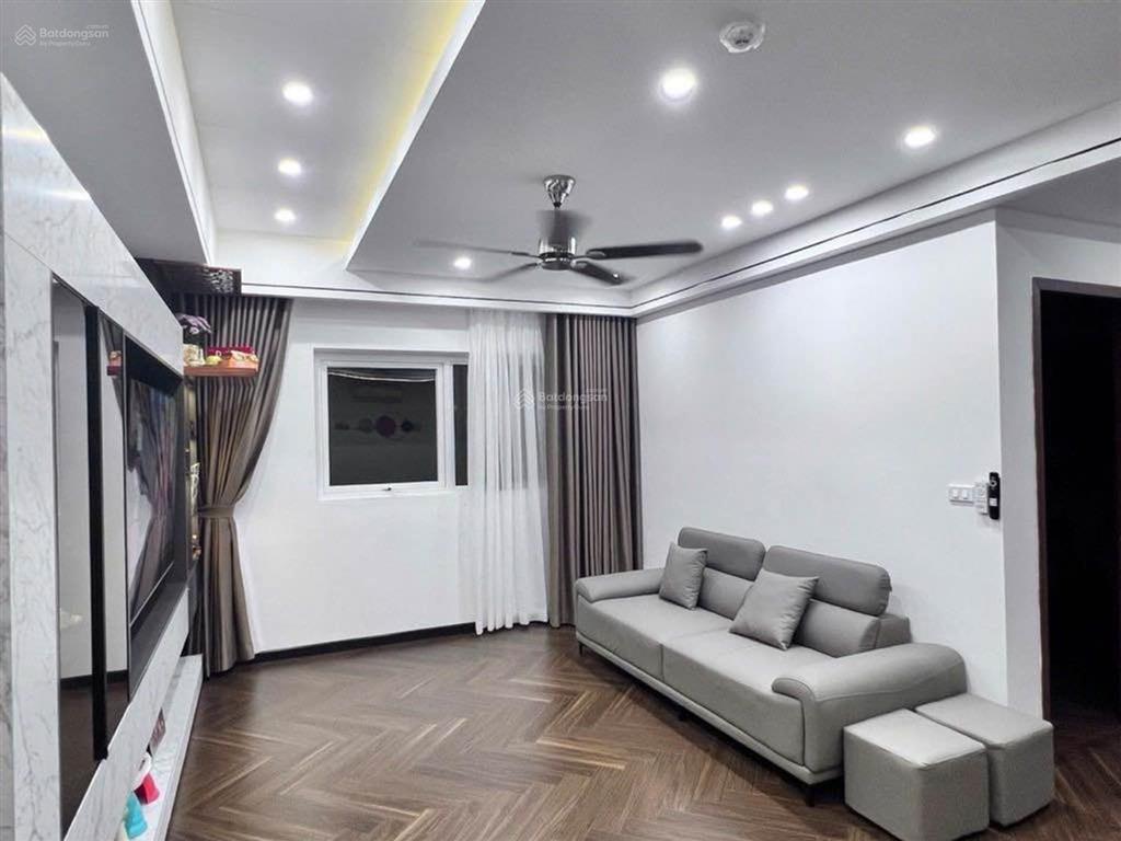 Bán nhà mặt phố chính chủ cầu giấy (giảm 5 tỷ)