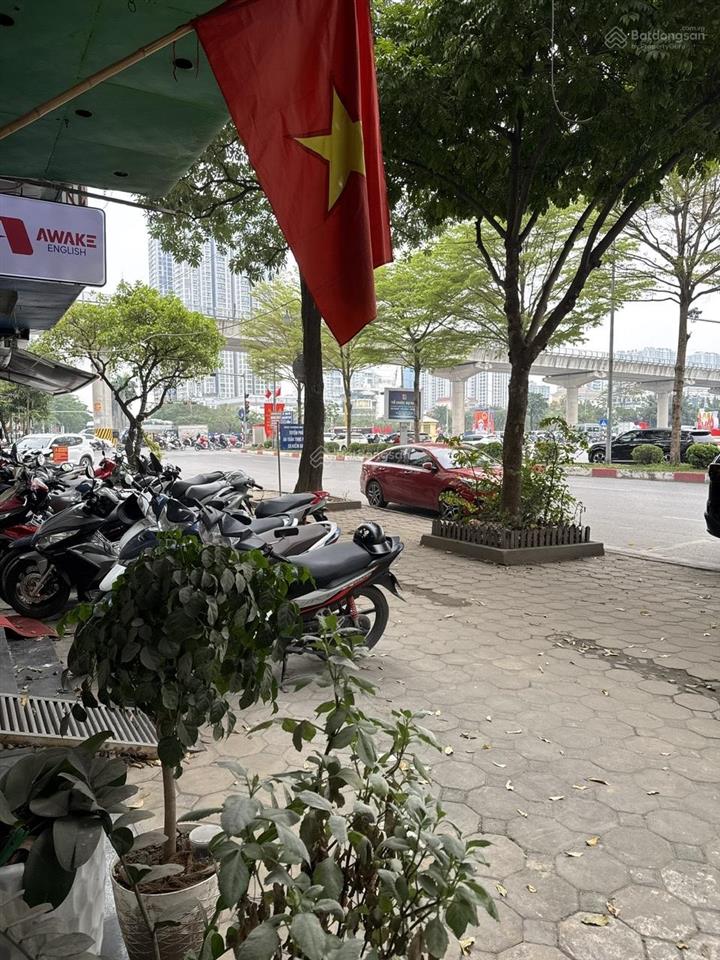 Bán nhà mặt phố chính chủ cầu giấy (giảm 5 tỷ)