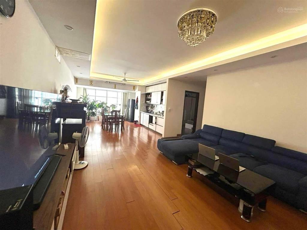 Căn hộ chung cư licogi13 khuất duy tiến 130m 3 ngủ 2wc