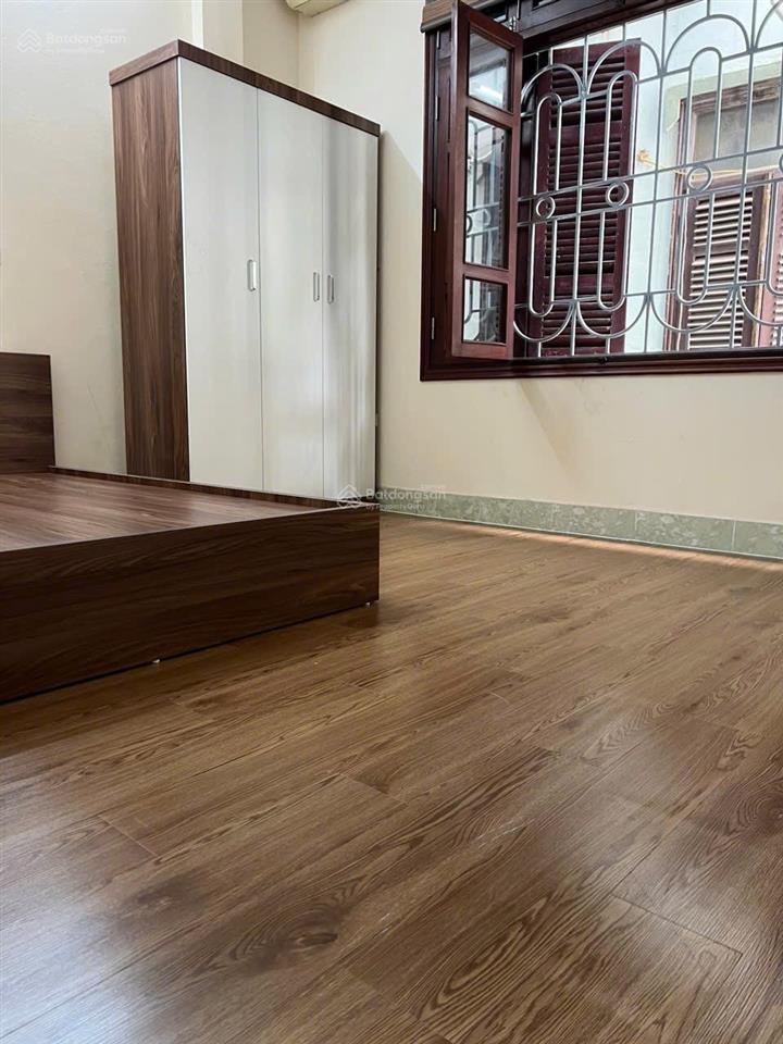 Bán nhà dân xây tại hồ tùng mậu 4 tầng 5 phòng
