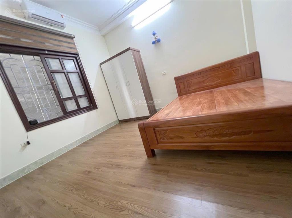 Bán nhà dân xây tại hồ tùng mậu 4 tầng 5 phòng